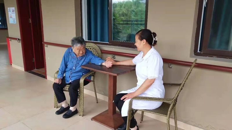 护工工作内容解析：如何成为一名合格的护理专家**